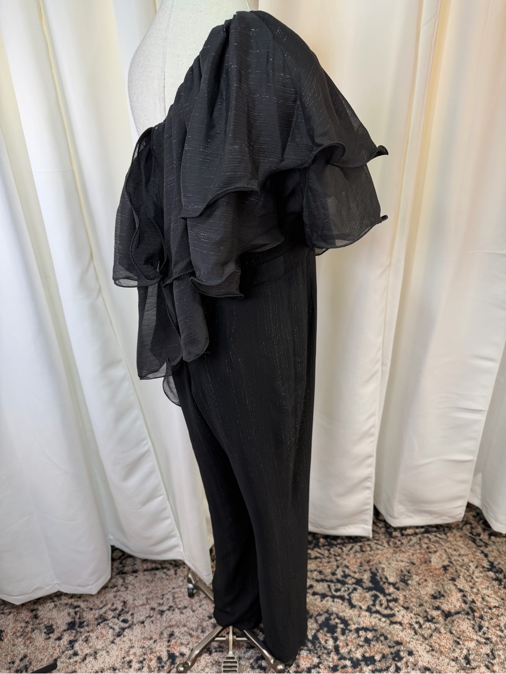 NWT Jewel Badgley Mischka Black & Silver Metallic Ruffled One Shoulder Jumpsuit - Picture 9 of 13